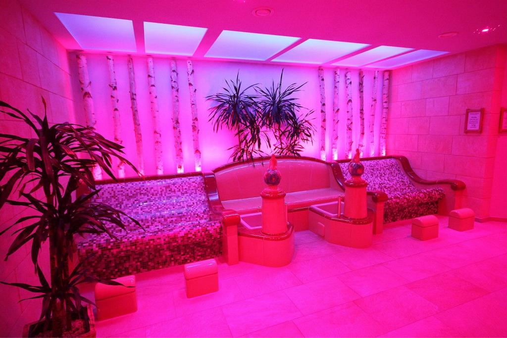 Ruhebank im Lichtermeer